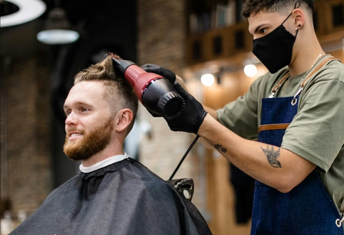 Gidas: Kaip sustabdyti plaukų slinkimą ir paskatinti juos vėl augti